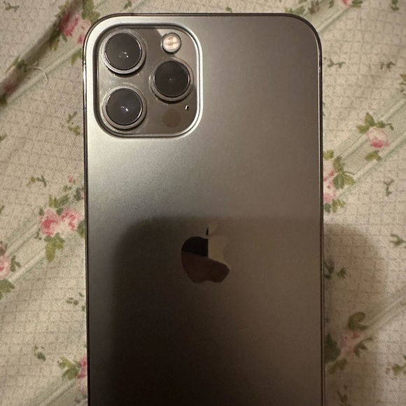 iPhone 12 Pro Max Unlocked - Picture 8 of 13